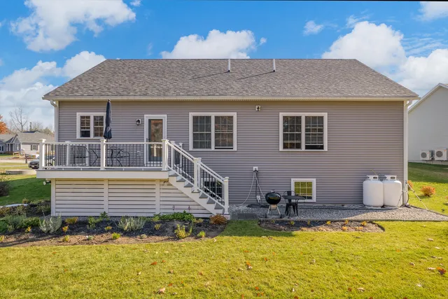 $650,000 | 11 Beacon Drive, Brunswick, ME 04011