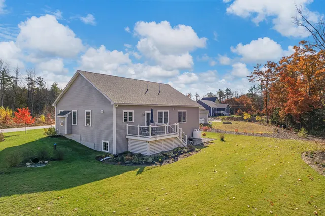 $650,000 | 11 Beacon Drive, Brunswick, ME 04011