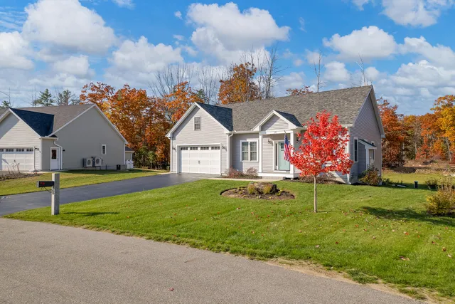 $650,000 | 11 Beacon Drive, Brunswick, ME 04011