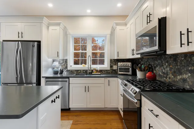 $650,000 | 11 Beacon Drive, Brunswick, ME 04011