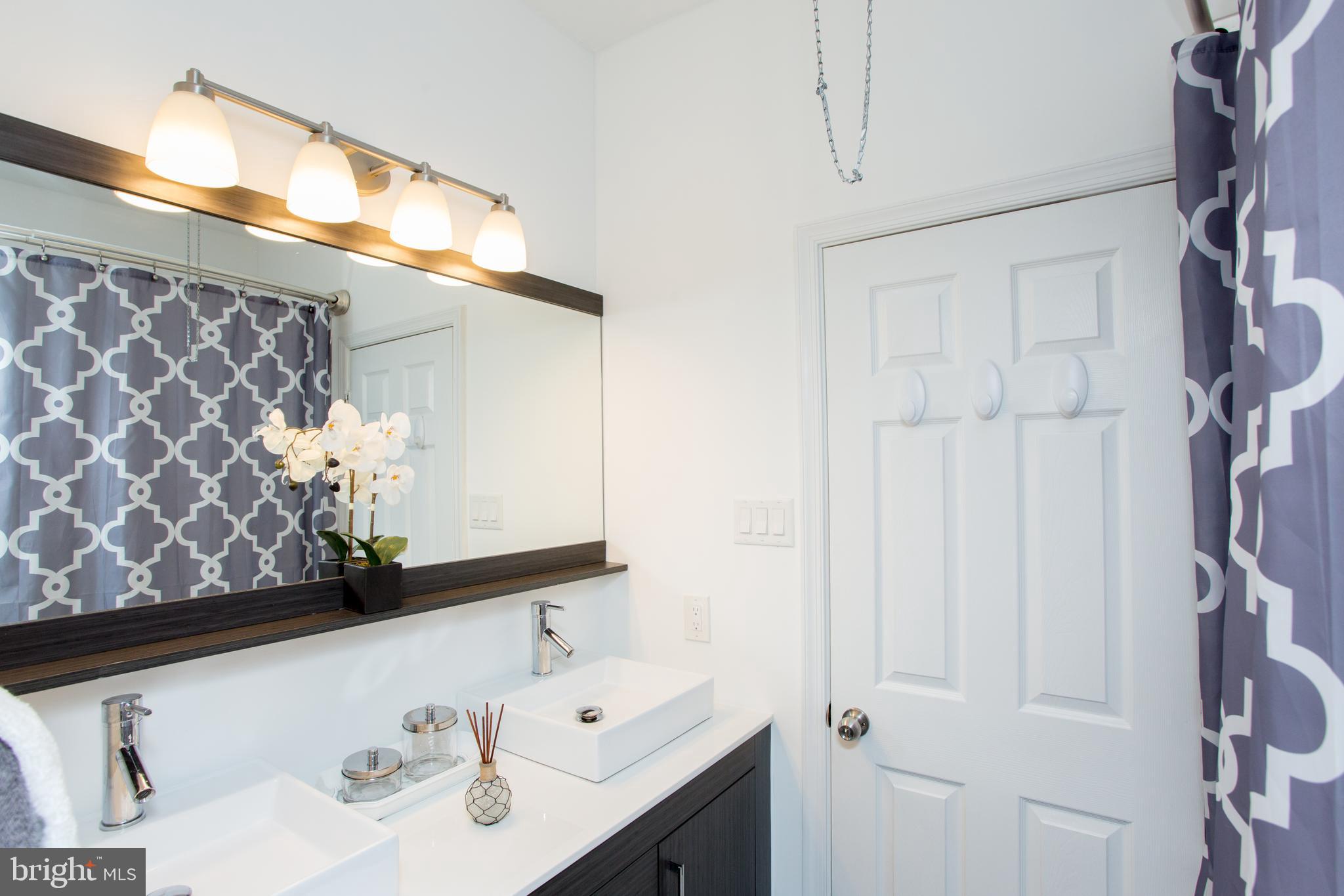 11805 Millbrook Road Philadelphia, PA 19154 - Photo 22 of 38 Hall Bath