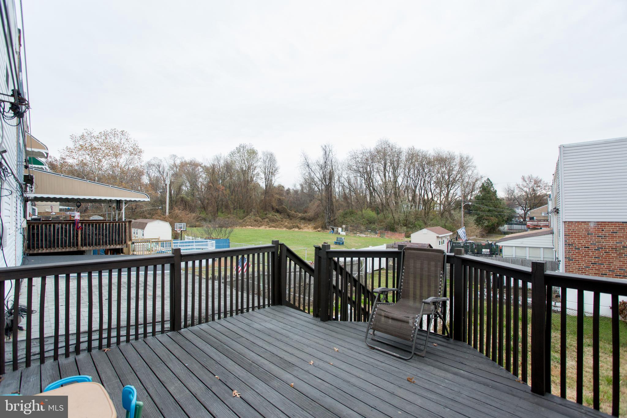 11805 Millbrook Road Philadelphia, PA 19154 - Photo 35 of 38 Rear Deck