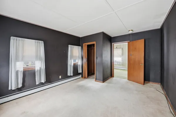 $325,000 | 10-12 Oakdale Place, Easthampton, MA 01027