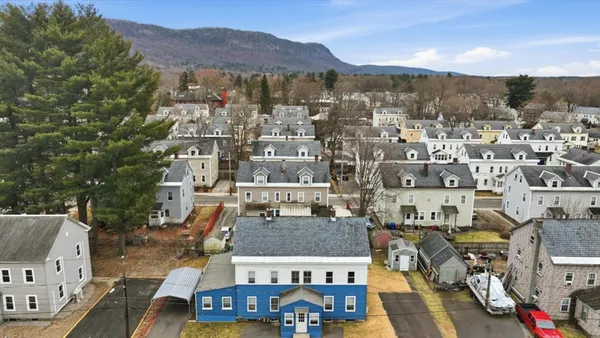 $325,000 | 10-12 Oakdale Place, Easthampton, MA 01027