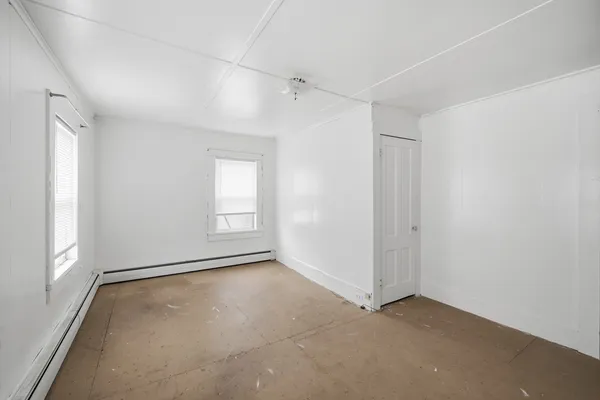 $325,000 | 10-12 Oakdale Place, Easthampton, MA 01027