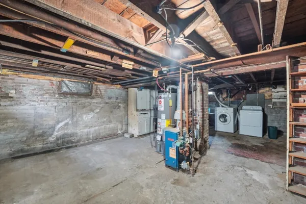 $325,000 | 10-12 Oakdale Place, Easthampton, MA 01027