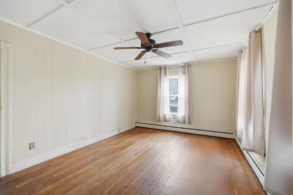 $325,000 | 10-12 Oakdale Place, Easthampton, MA 01027