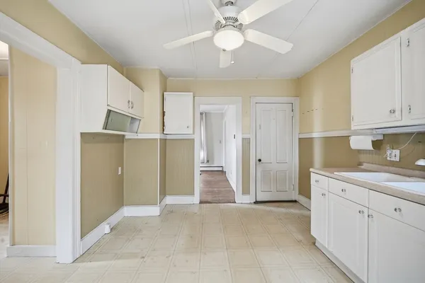 $325,000 | 10-12 Oakdale Place, Easthampton, MA 01027