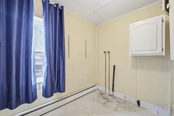 $325,000 | 10-12 Oakdale Place, Easthampton, MA 01027