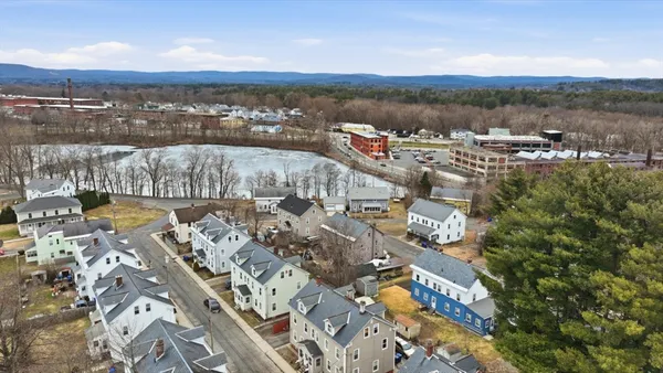 $325,000 | 10-12 Oakdale Place, Easthampton, MA 01027