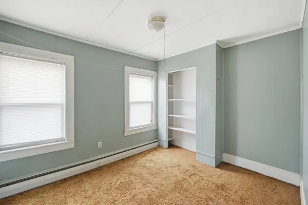 $325,000 | 10-12 Oakdale Place, Easthampton, MA 01027