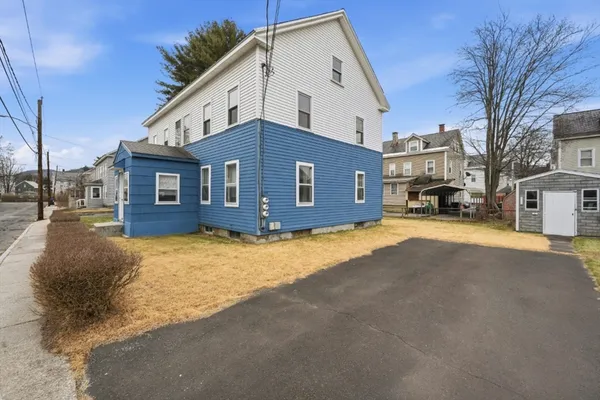 $325,000 | 10-12 Oakdale Place, Easthampton, MA 01027