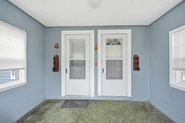 $325,000 | 10-12 Oakdale Place, Easthampton, MA 01027