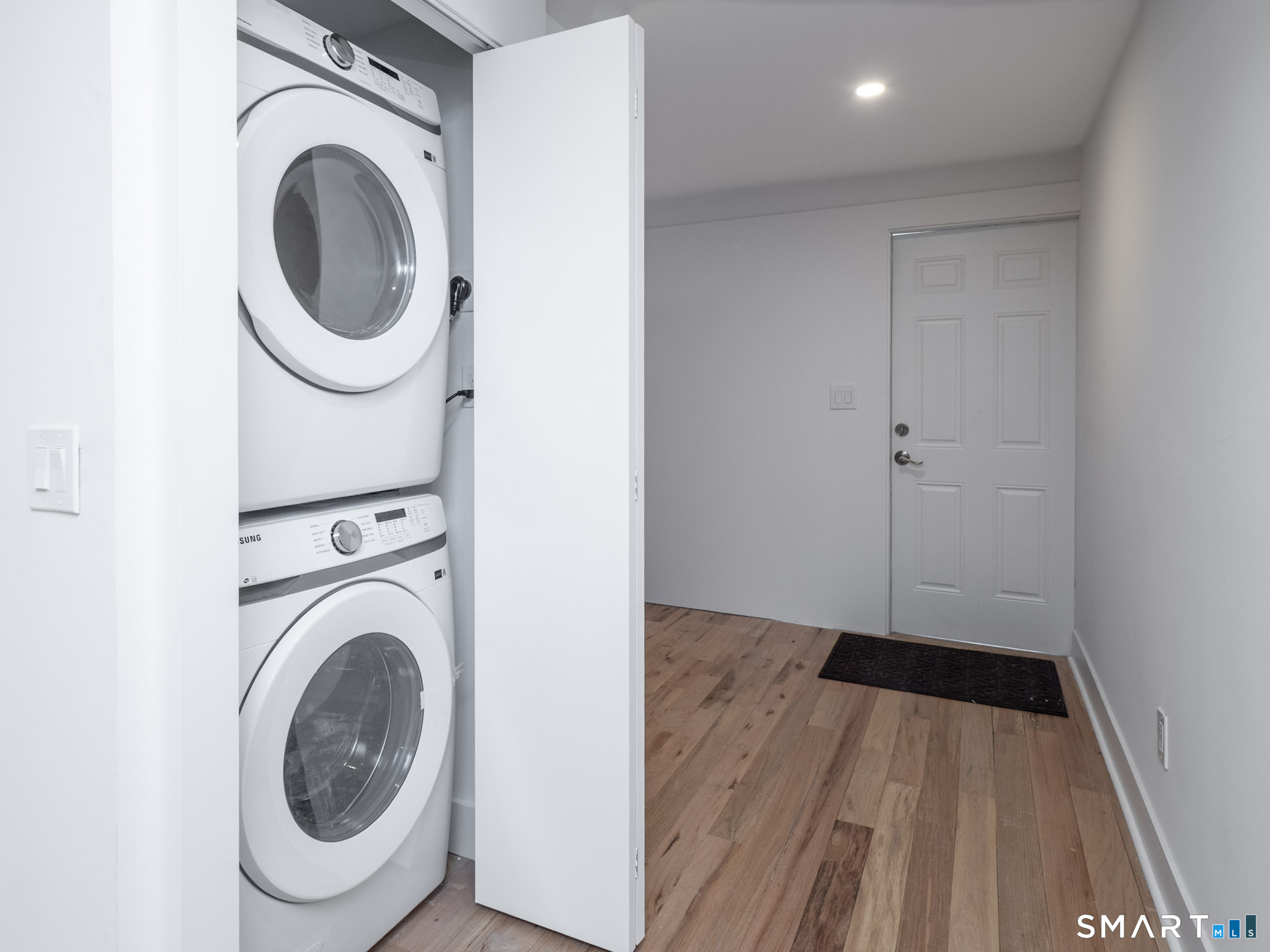 523 Danbury Road, Unit 523 Wilton, CT 06897 - Photo 5 of 19 Gallery Image 5