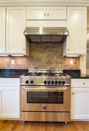 9 Chandler Road Burlington, MA 01803 - Photo 8 of 27 Gallery Image 8