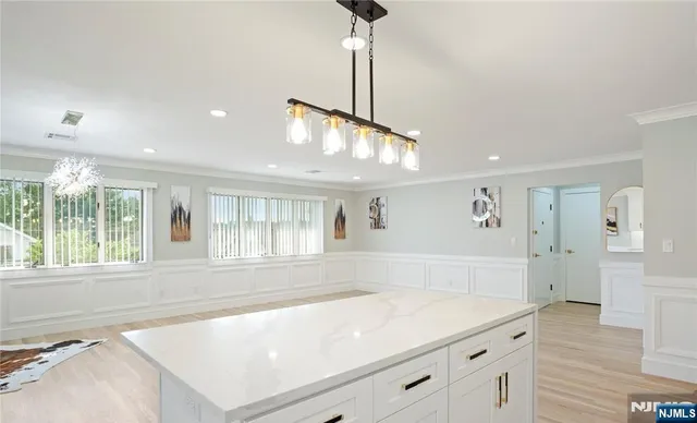 $3,800 | 243 Hayward Place, Wallington, NJ 07057