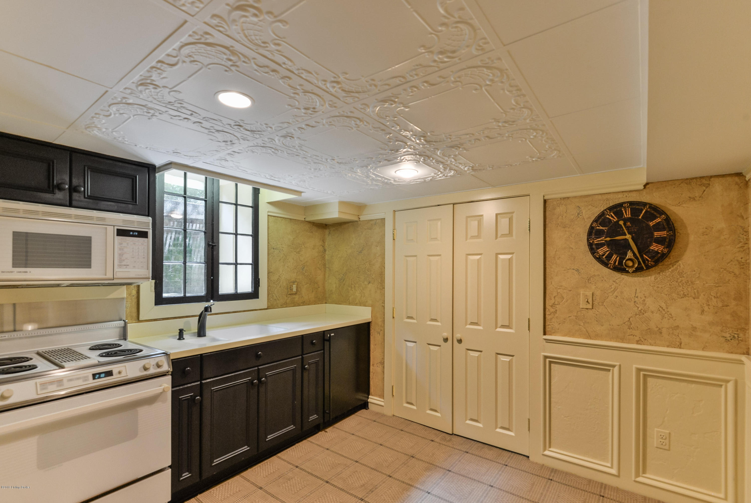 2000 Millvale Road Louisville, KY 40205 - Photo 44 of 61 Basement Kitchenette with Laundry in unfinished area