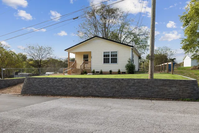 $225,000 | 104 East Merchant Street, Mount Pleasant, TN 38474