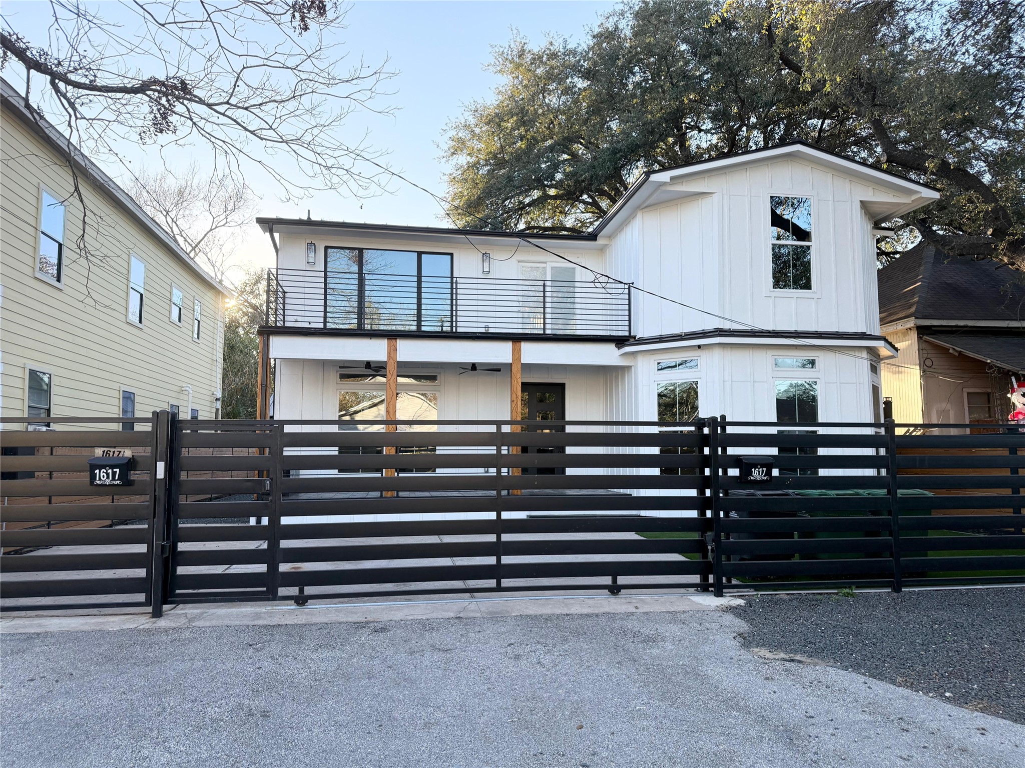 1617 Common Street Houston, TX 77009 - Photo 2 of 47