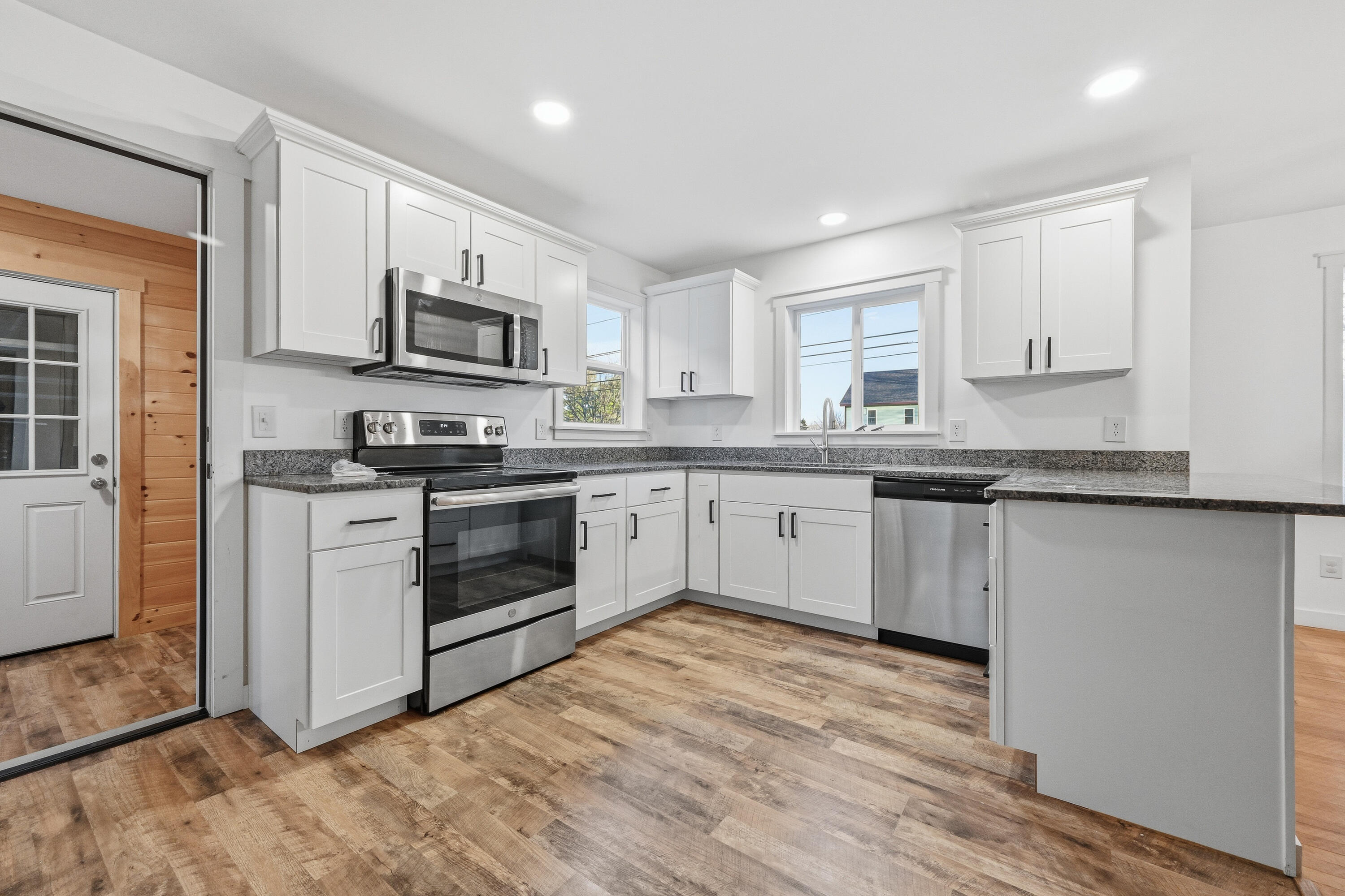 1374 State Street Veazie, ME 04401 - Photo 11 of 38 110316gr-111