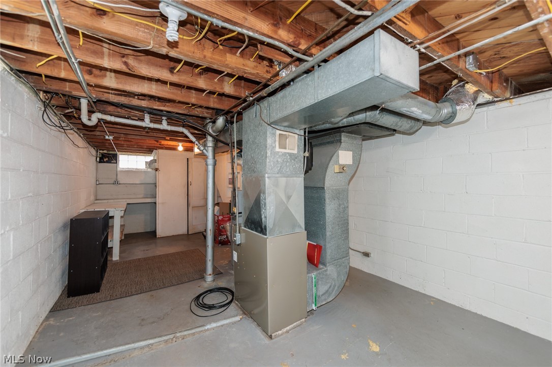 1551 Winchester Road Cleveland, OH 44124 - Photo 40 of 48