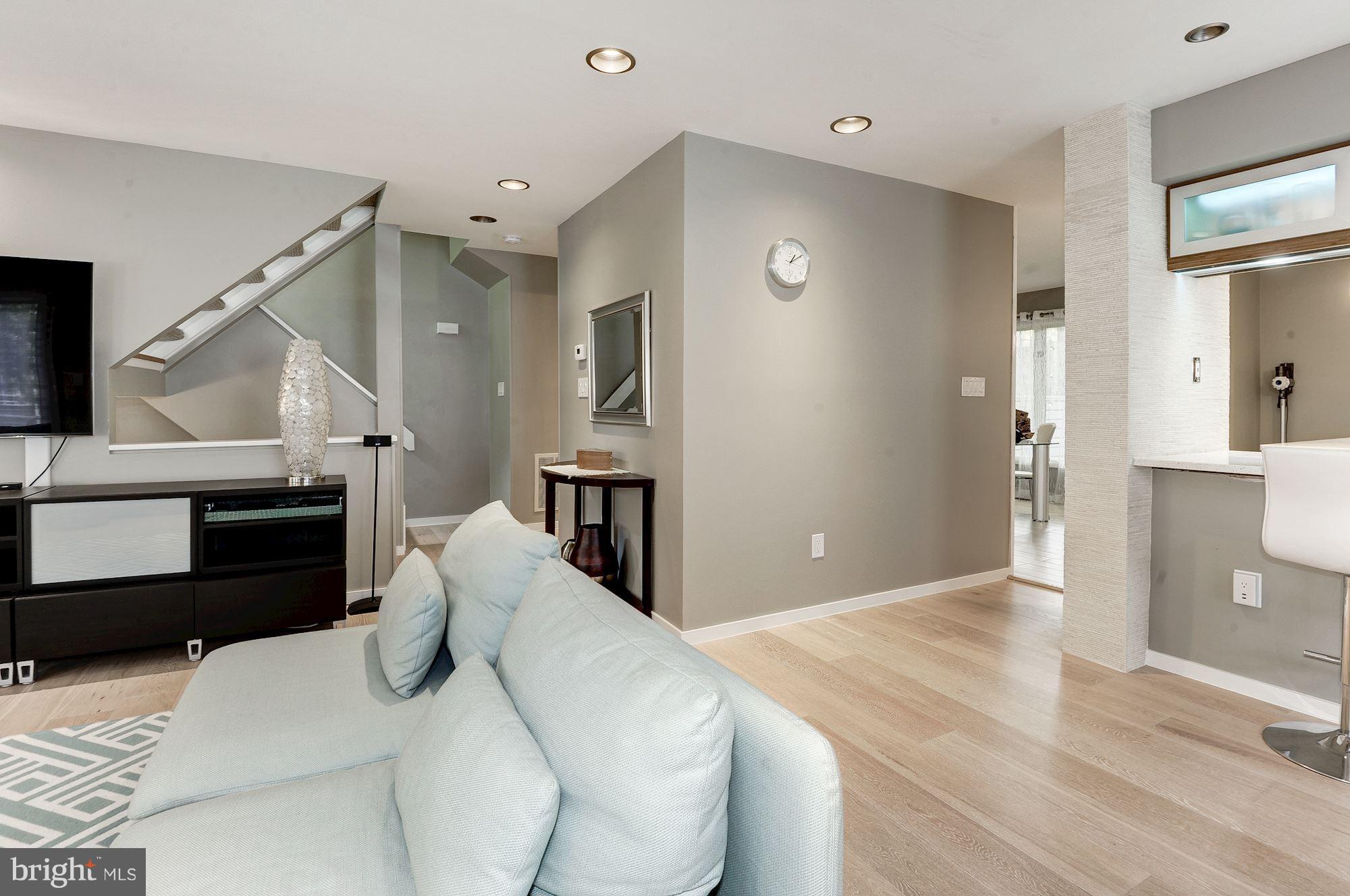 1930 Lakeport Way Reston, VA 20191 - Photo 6 of 29 Family Room