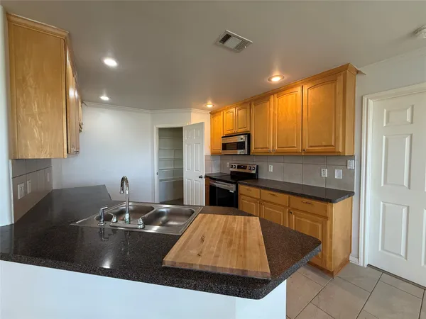 $1,895 | 3209 Mac Arthur Avenue, Unit A, Lago Vista, TX 78645