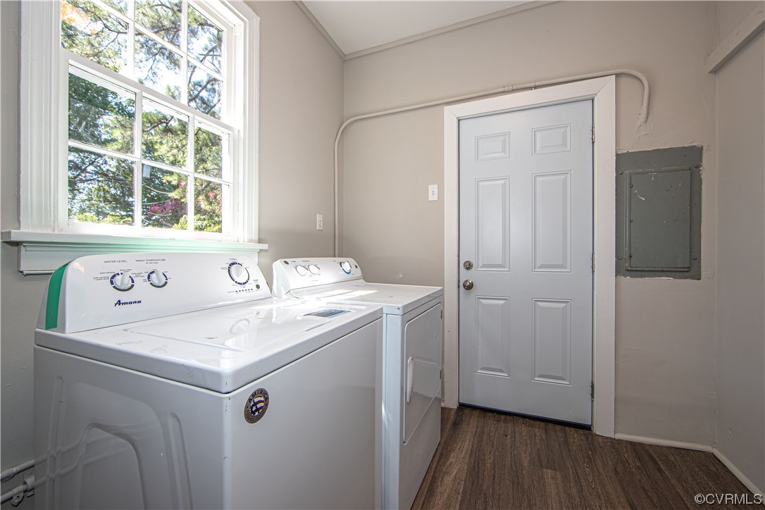 3009 Pinehurst Road Henrico, VA 23228 - Photo 18 of 34 Laundry room off the kitchen with a washer & dryer hookup and exit door to the 23X8 patio and back yard