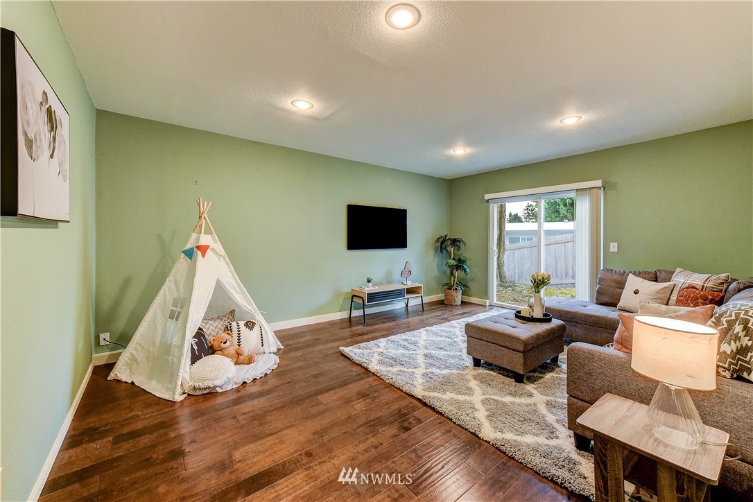 22027 5th Avenue West Bothell, WA 98021 - Photo 15 of 20 Gallery Image 15