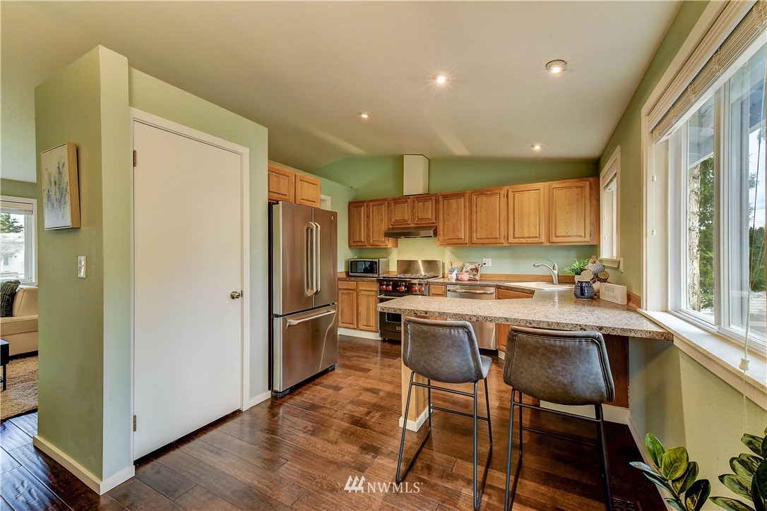 22027 5th Avenue West Bothell, WA 98021 - Photo 6 of 20 Gallery Image 6