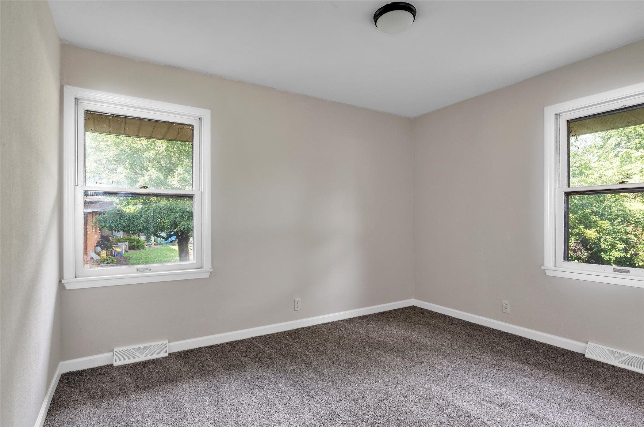 51700 Orange Road South Bend, IN 46628 - Photo 19 of 36 Gallery Image 19