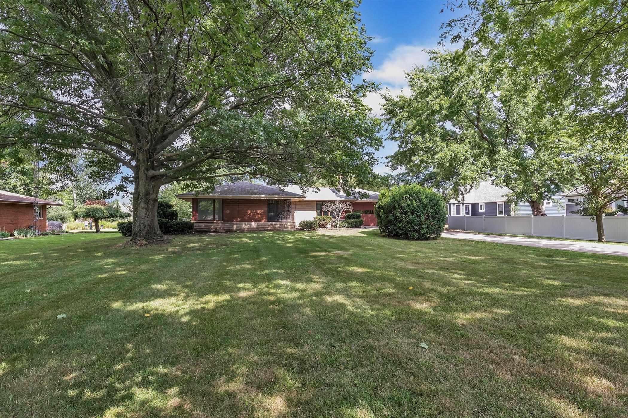 51700 Orange Road South Bend, IN 46628 - Photo 3 of 36 Gallery Image 3