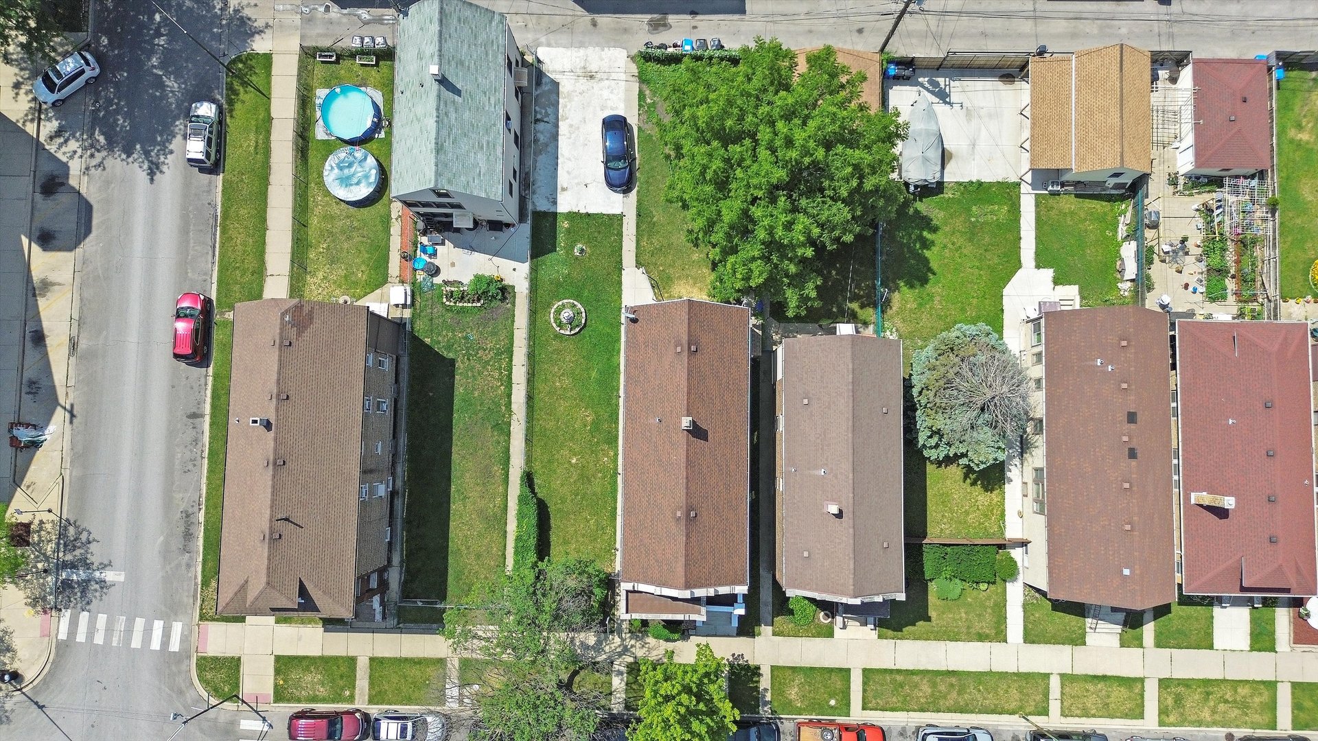 3009 West 40th Place Chicago, IL 60632 - Photo 30 of 33 an aerial view of multi story residential apartment building with yard
