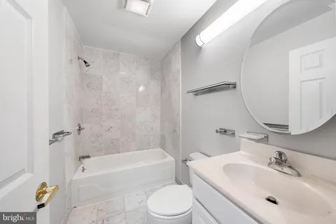 $2,650 | 1500 Chestnut Street, Unit 18F, Philadelphia, PA 19102
