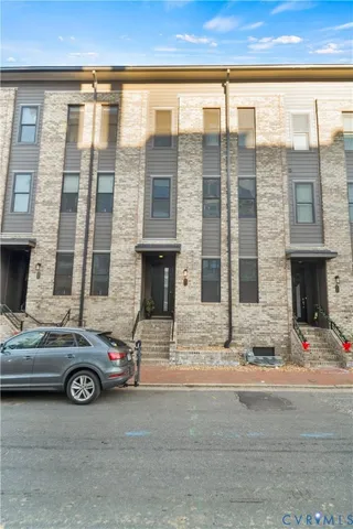 a car parked in front of a building