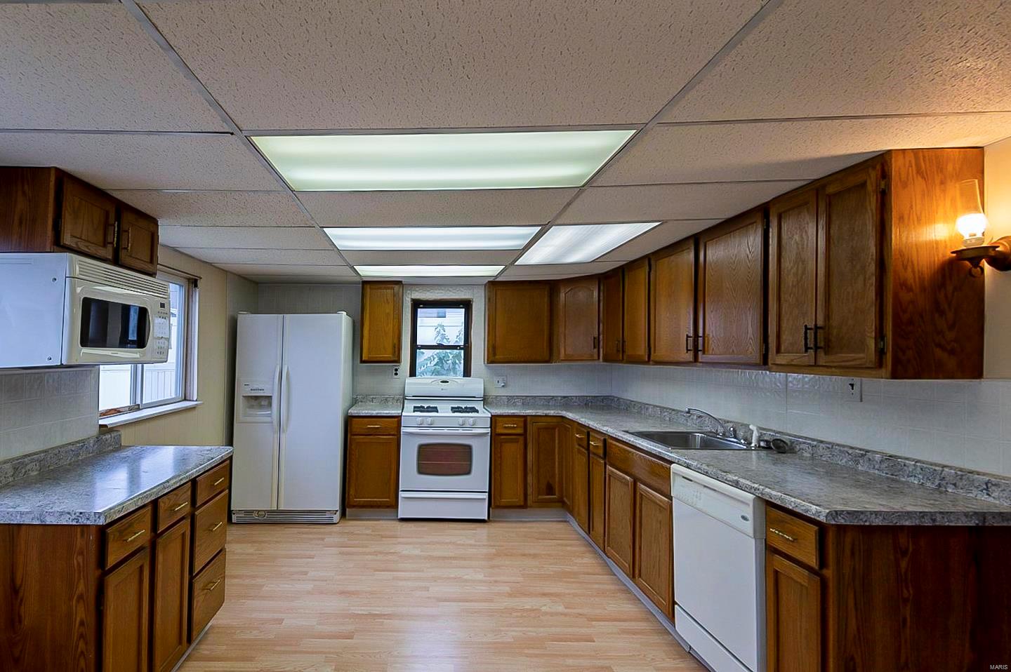 8050 Morgan Ford Road St. Louis, MO 63123 - Photo 4 of 17