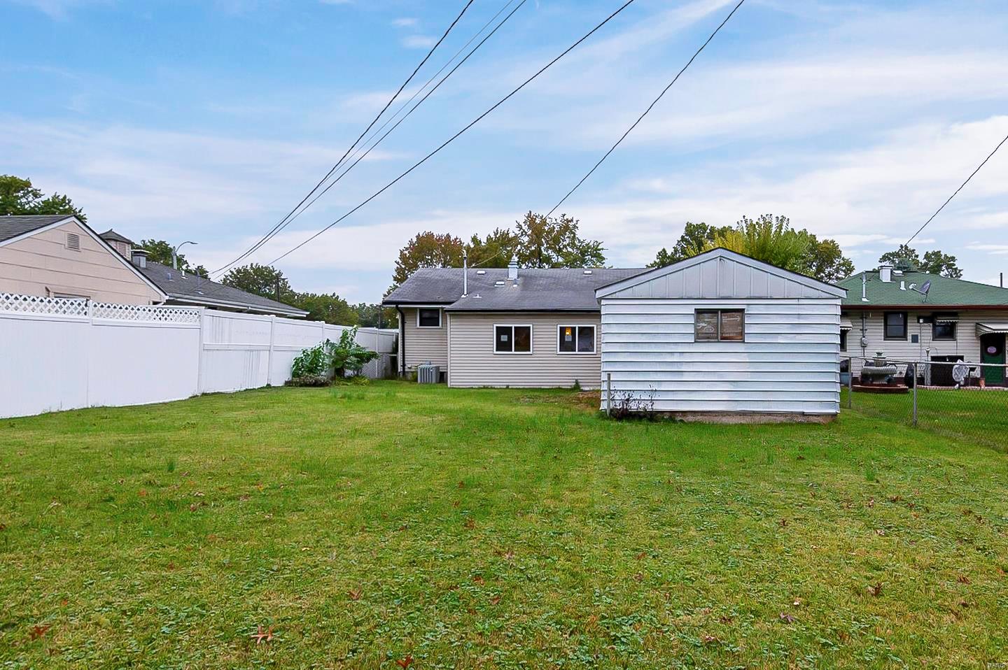 8050 Morgan Ford Road St. Louis, MO 63123 - Photo 7 of 17