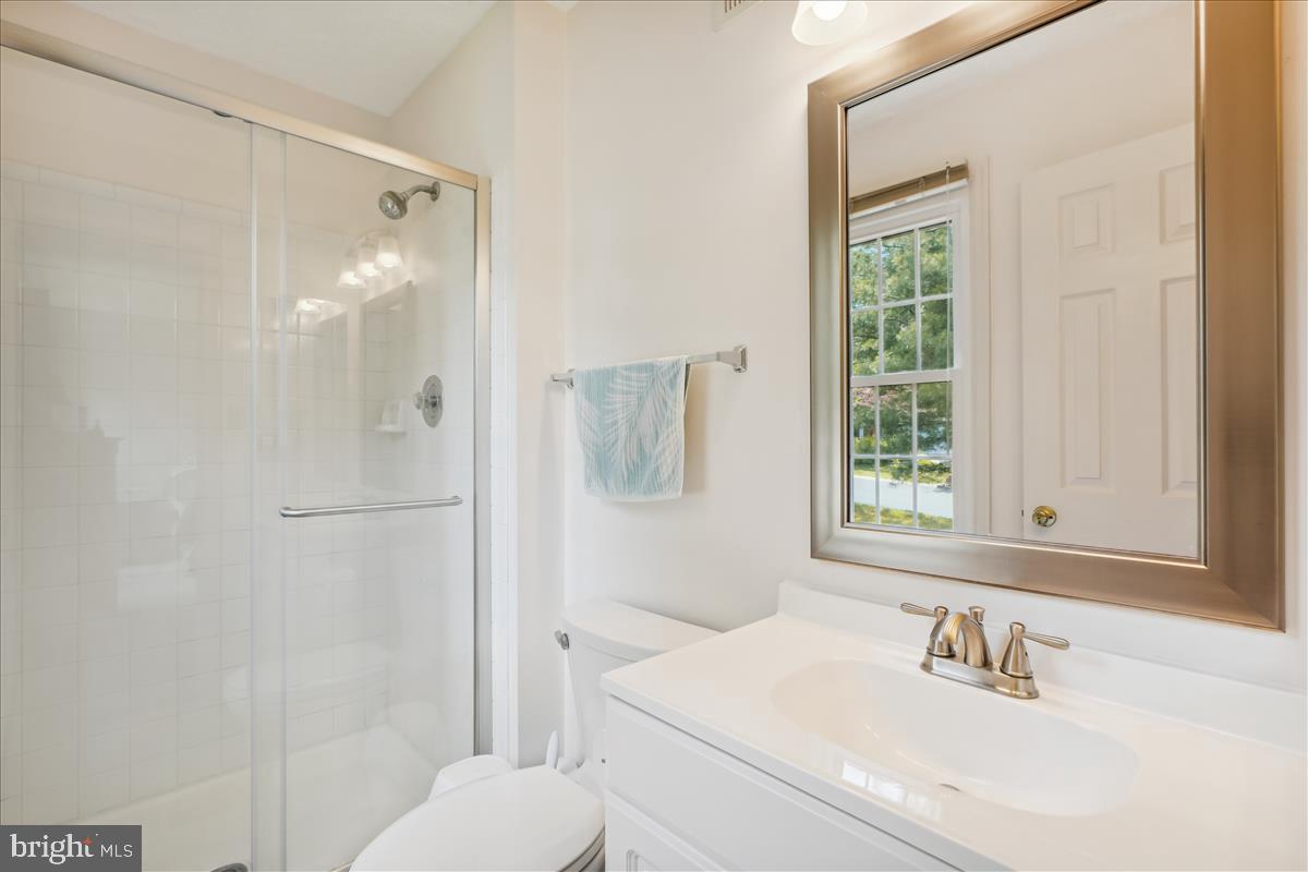 9519 Kings Grant Road Laurel, MD 20723 - Photo 16 of 44 Main Level Full Bath