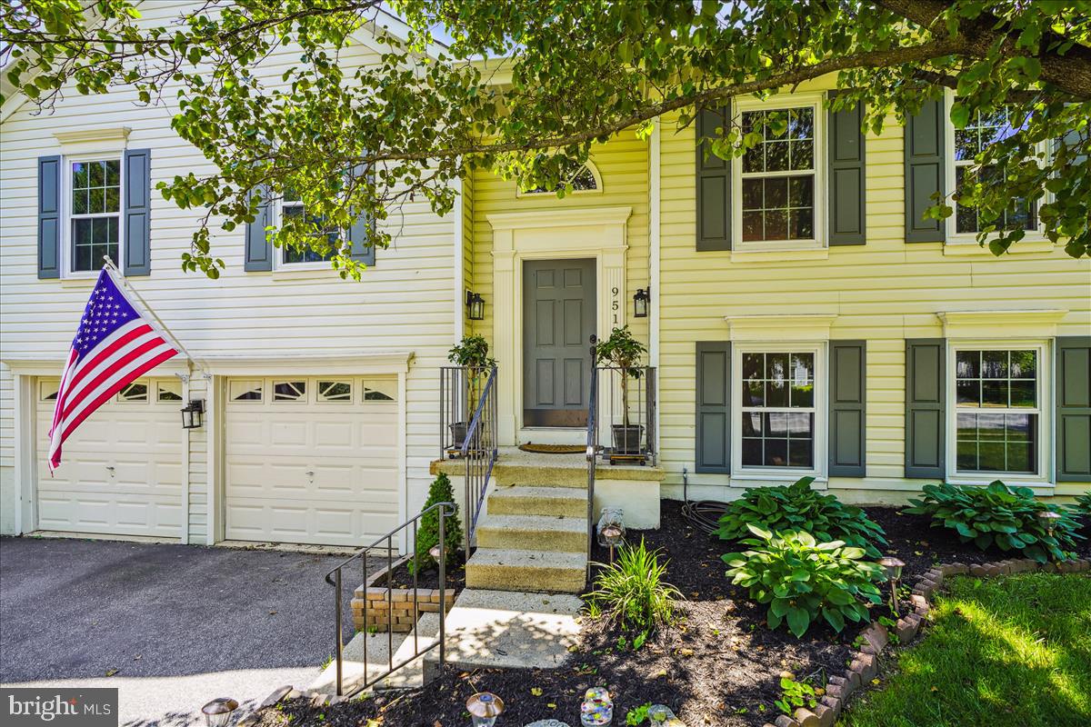 9519 Kings Grant Road Laurel, MD 20723 - Photo 2 of 44 Front Entrance