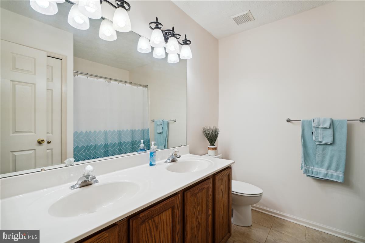 9519 Kings Grant Road Laurel, MD 20723 - Photo 21 of 44 Main Level Full Bath