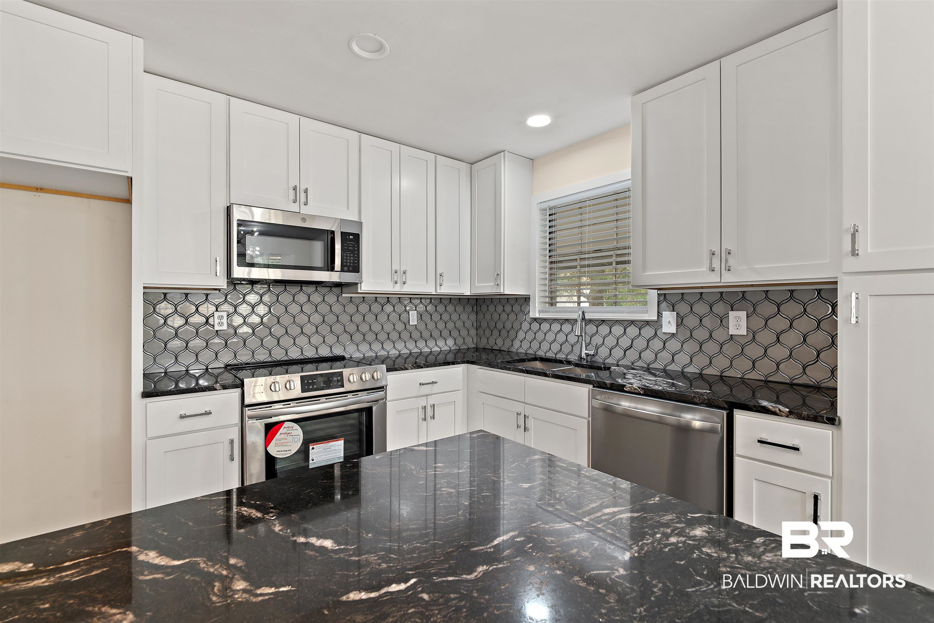 1009 Wesley Avenue Mobile, AL 36609 - Photo 11 of 26