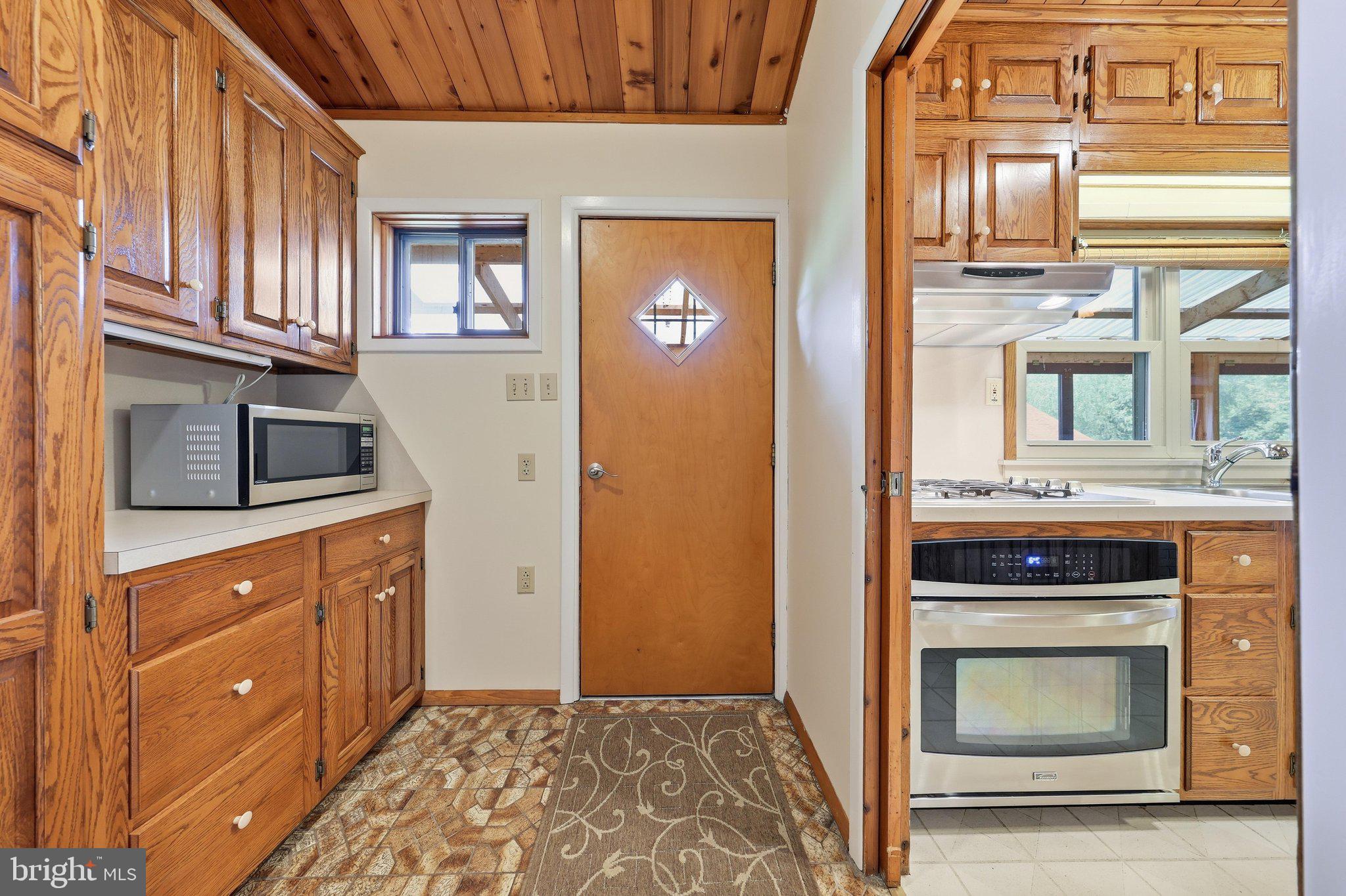 5331 Gold Mine Road Frederick, MD 21703 - Photo 5 of 73 Foyer