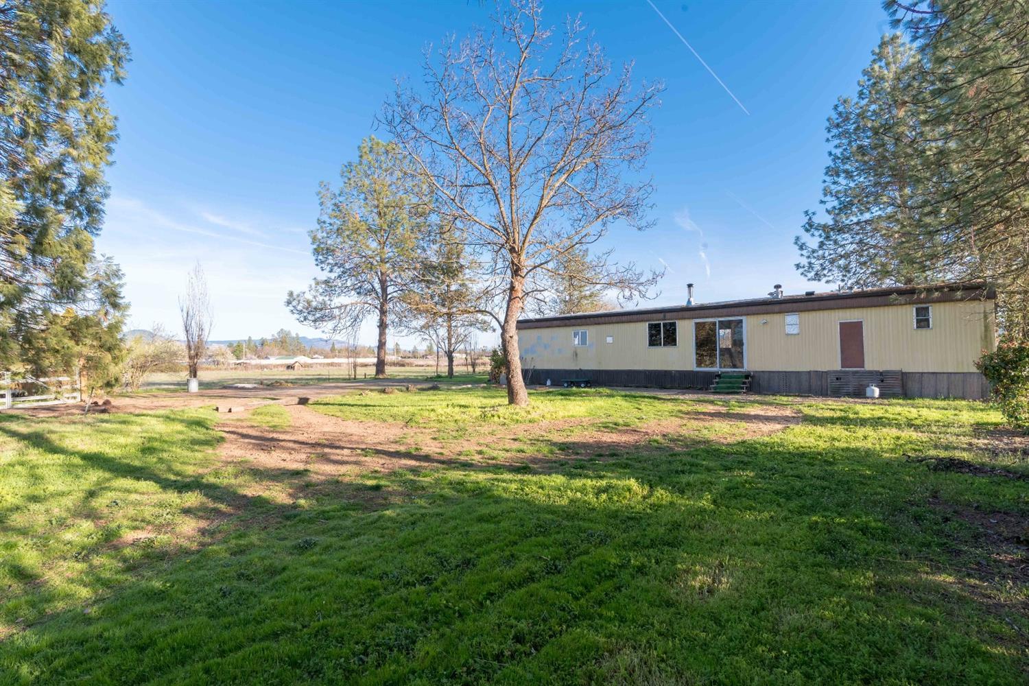 4201 Grant Road Central Point, OR 97502 - Photo 4 of 21 Additional Photo