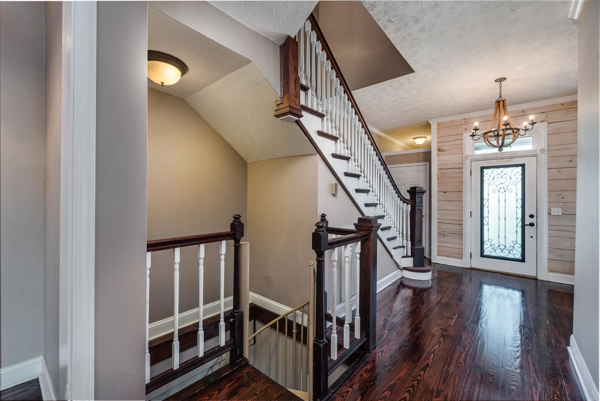 185 Dillon Road Baxter, TN 38544 - Photo 12 of 25 a view of an entryway wooden floor and chandelier