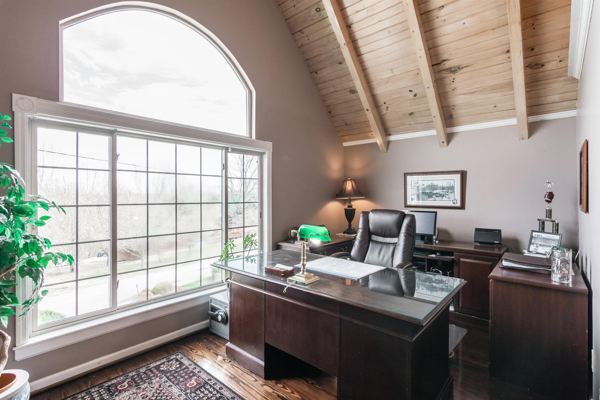 185 Dillon Road Baxter, TN 38544 - Photo 17 of 25 a room with furniture and a window