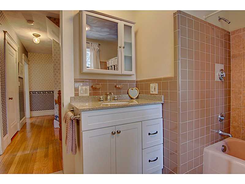 100 Ridge Street Pawtucket, RI 02860 - Photo 19 of 25 Bathroom.