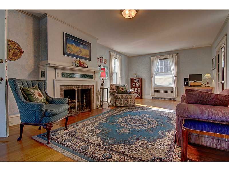 100 Ridge Street Pawtucket, RI 02860 - Photo 3 of 25 Living Room.