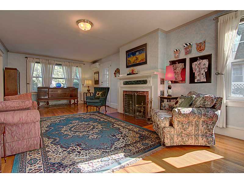 100 Ridge Street Pawtucket, RI 02860 - Photo 4 of 25 Living Room.
