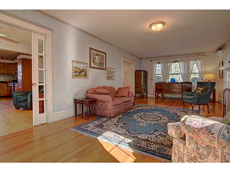 100 Ridge Street Pawtucket, RI 02860 - Photo 5 of 25 Living Room.