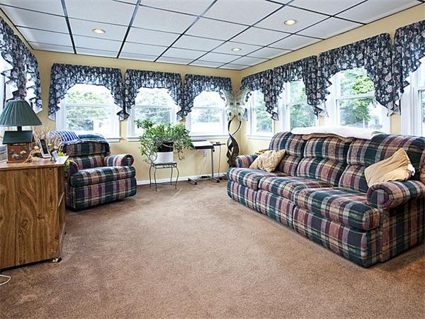 157 Temple Road Waltham, MA 02452 - Photo 9 of 21 Gallery Image 9